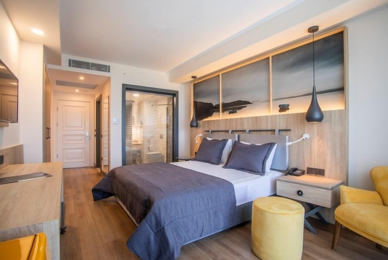 Bedroom 4, Maia Luxury Beach Hotel & Spa, Kuşadası