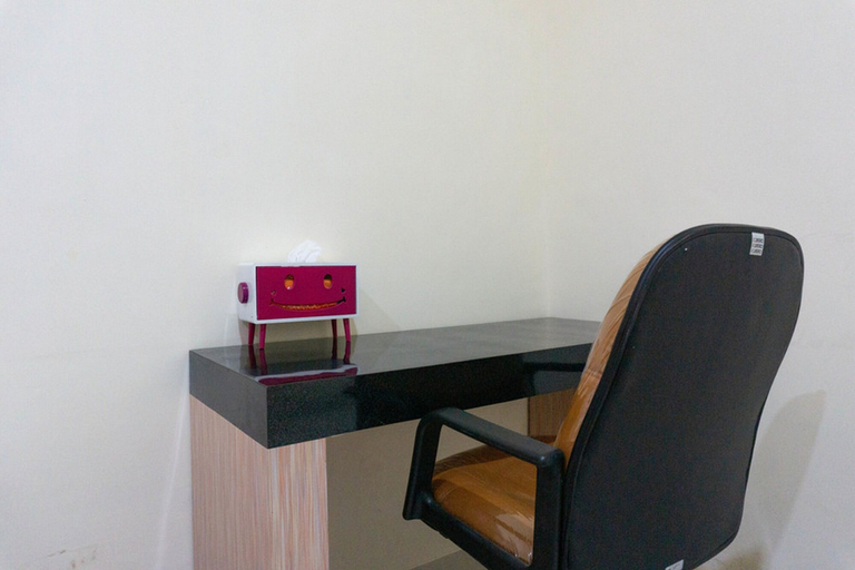 Others 4, RedDoorz Syariah near Sultan Muhammad Kaharuddin Airport, Sumbawa