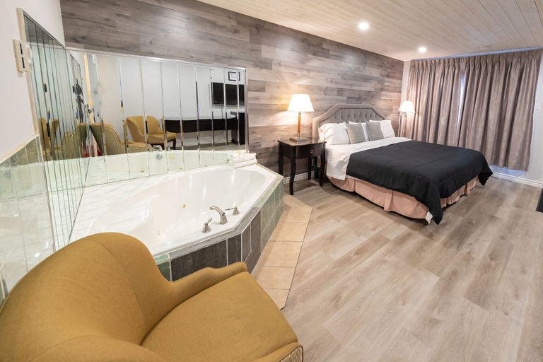 Others 5, Choice Inn by the Falls, Niagara