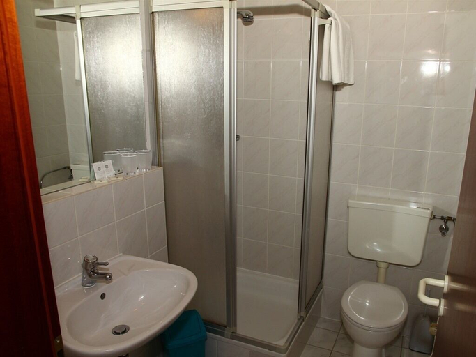 Bathroom 5, Kircheiber Hof, Altenkirchen (Westerwald)