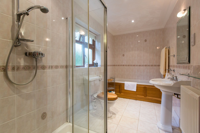Bathroom 4, Ael Y Bryn Bed and Breakfast, Pembrokeshire