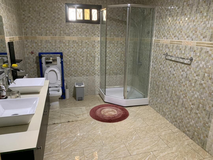 Bathroom 3, Nimi Beach Resort, Western Rural