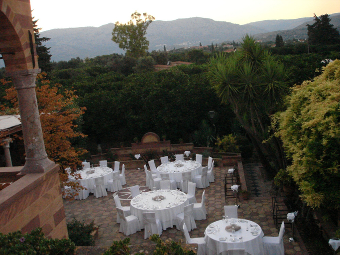Food & Drinks 5, Argentikon Luxury Suites, North Aegean