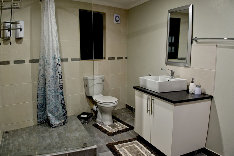 Bathroom 5, Rest a While Guest House, City of Tshwane