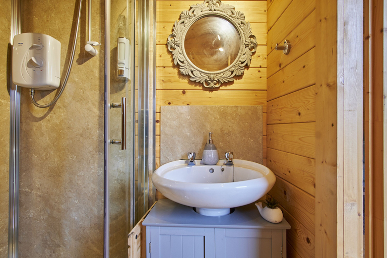 Bathroom 3, Punch Tree Cabins, Wood Burner & Hot Tub, South Lanarkshire