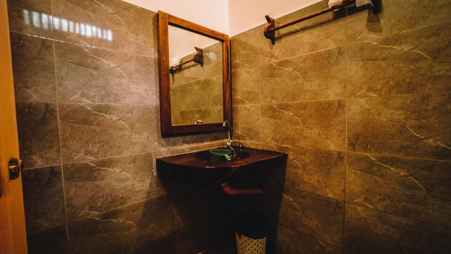 Bathroom 3, Ocean 202 Home Stay, General Luna