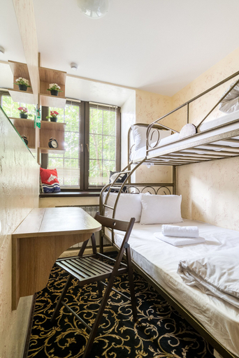 Bedroom 3, Winterfell Kurskaya Station, Central