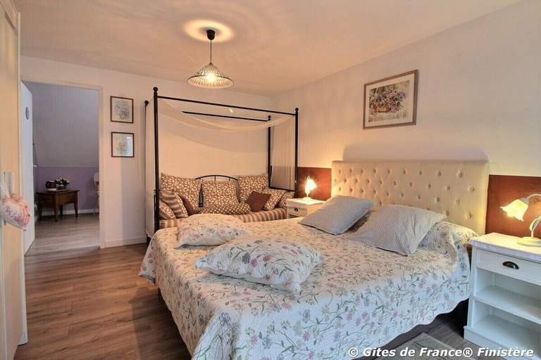 Bedroom 4, Nuances bretonnes, Finistère