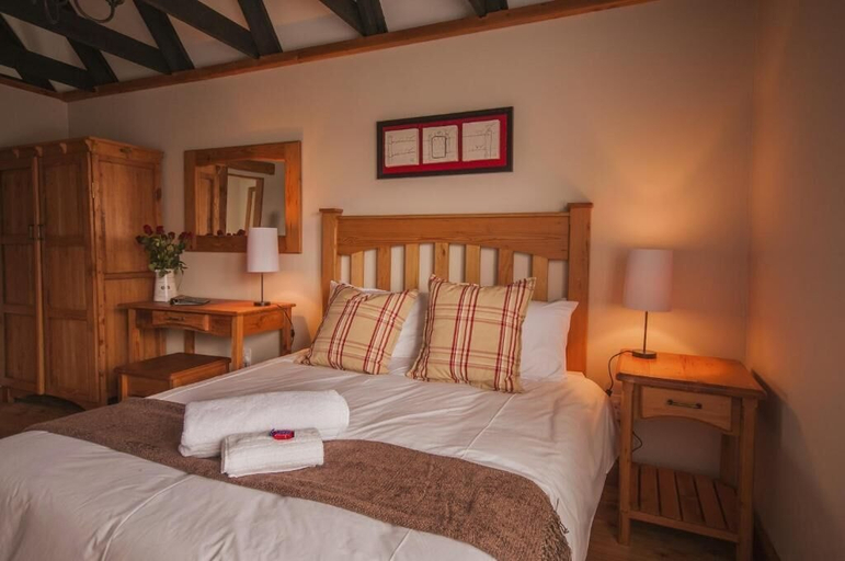 Bedroom 2, Cornerstone B&B, Fezile Dabi