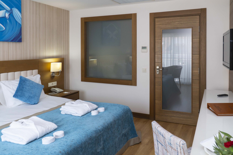 Bedroom 3, Adalya Ocean Hotel - All Inclusive, Manavgat