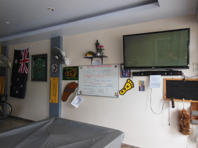 Bedroom 2, Boomerang Guesthouse, Pattaya
