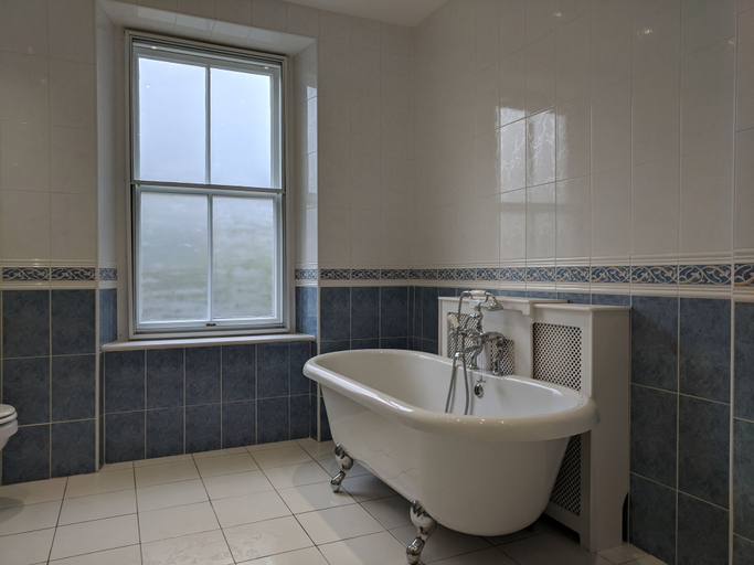 Bathroom 4, High View House, Gwynedd