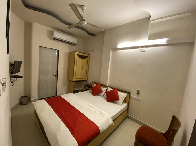 Bedroom 3, Hotel Riverfront, Ahmadabad