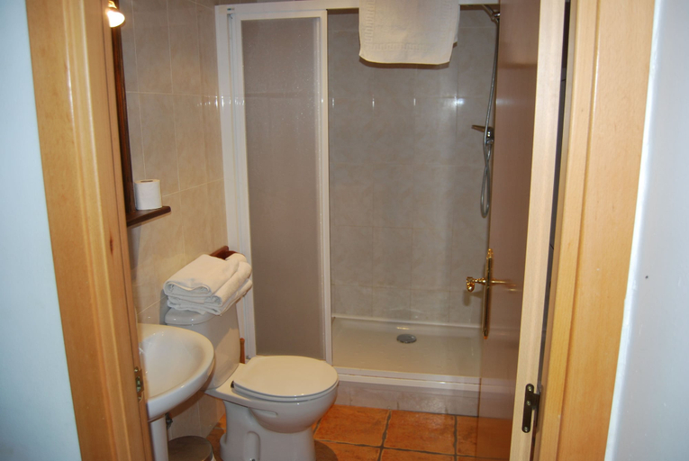 Bathroom 4, Apartamentos Les Moreres, Tarragona
