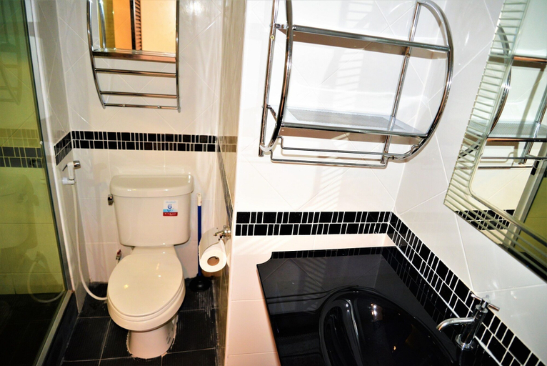 Bathroom 3, 4th Floor 1 bed Condo Jomtien, Pattaya