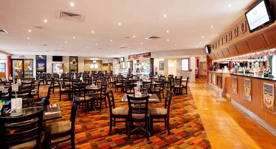 Food & Drinks 5, Nightcap at Balaclava Hotel, Cairns