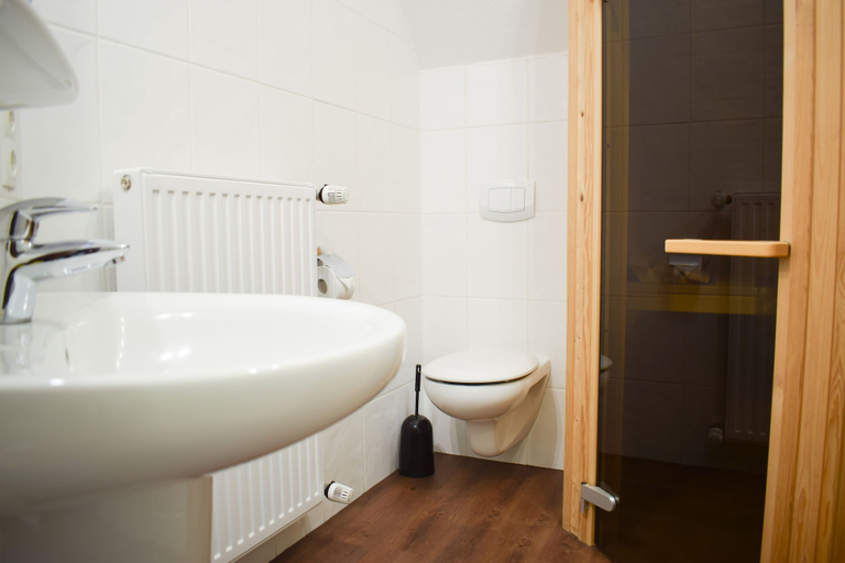 Bathroom 4, Möwennest Greetsiel, Aurich