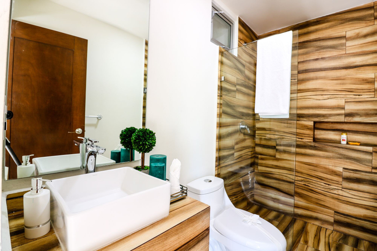 Bathroom 2, The Furlough Fur302, Cozumel
