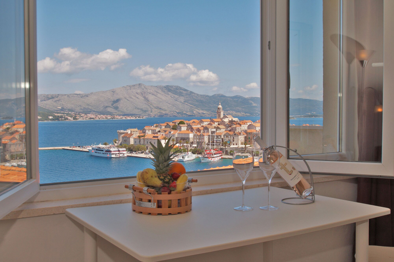 Others 5, Oasis Blue, Korčula