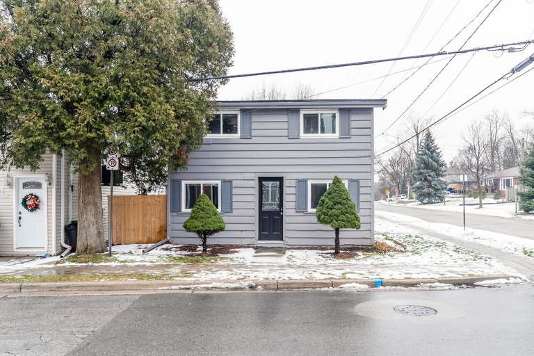 Exterior & Views 2, Cozy 3BR House in Watertown by GLOBALSTAY, Hamilton