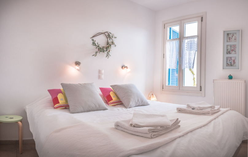 Bedroom 2, Anemomiloi Studios, South Aegean