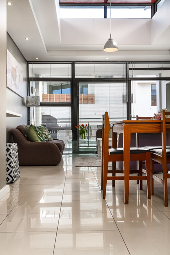 Others 5, Flatrock 909, City of Cape Town