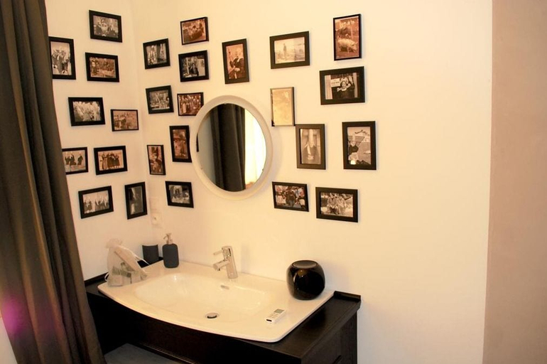 Bathroom 5, Les Chambres du Mad, Finistère
