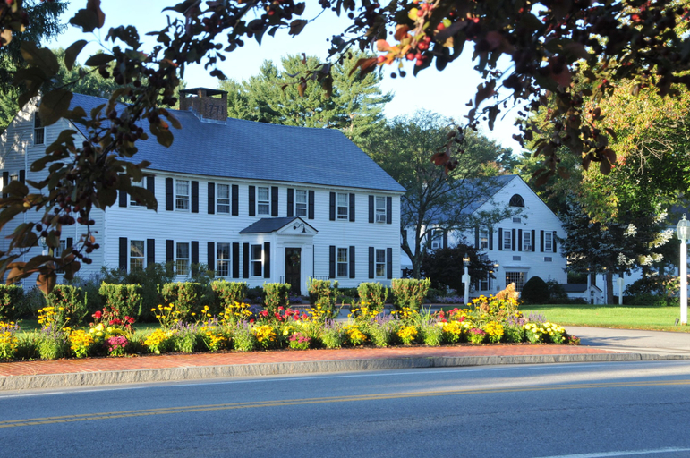Exterior & Views