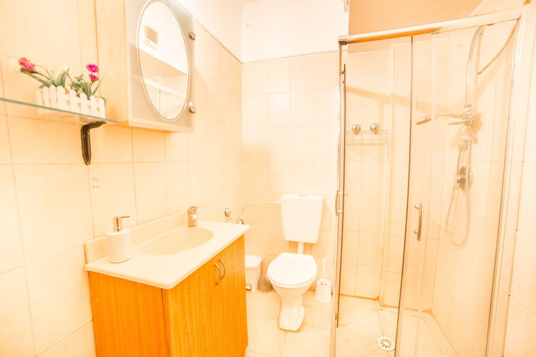 Bathroom 3, Premium suites on Beach Ben Yehuda 43