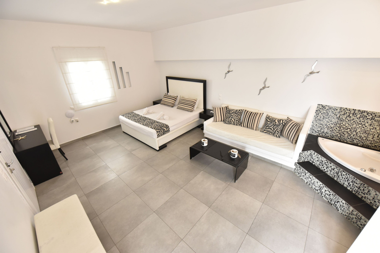 Bedroom 3, Queen Suites, South Aegean