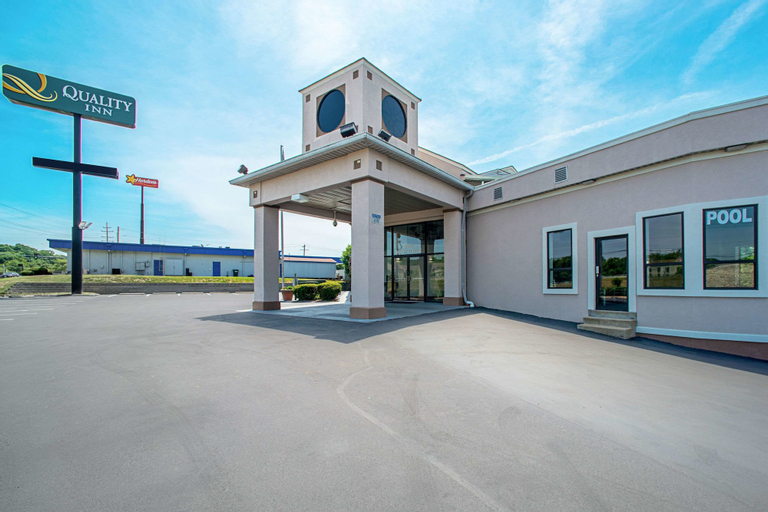 Exterior & Views 1, Quality Inn Near Six Flags St. Louis, Franklin