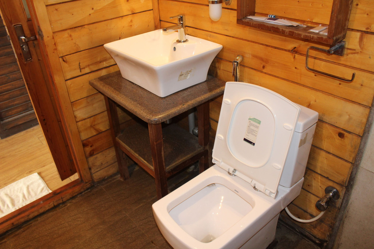 Bathroom 3, Tranquility Cottage Resort, North Goa