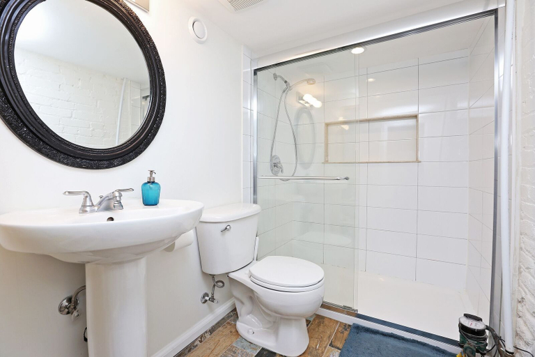 Bathroom, Applewood Suites - Danforth Basement, Toronto