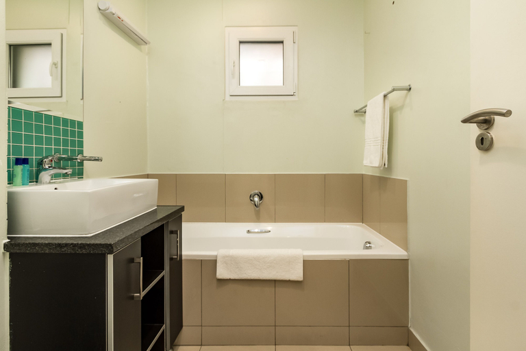 Bathroom 4, Flatrock 909, City of Cape Town
