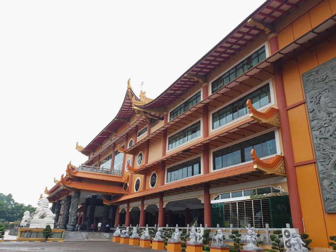 Exterior & Views 26