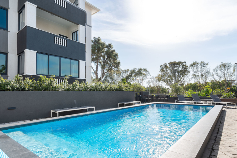 Sport & Beauty 4, Warwick Mansions 8, City of Cape Town