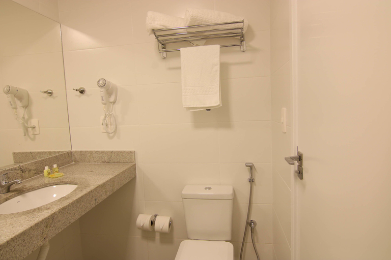 Bathroom 4, Samba Bossa Nova Cabo Frio, Cabo Frio