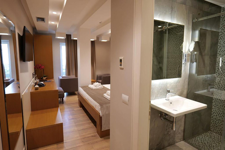 Bathroom 5, Hotel Queen, Tirana