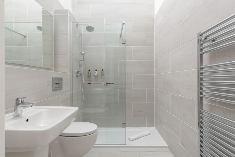 Bathroom 4, Destiny Scotland Royal Mile Residence, Edinburgh