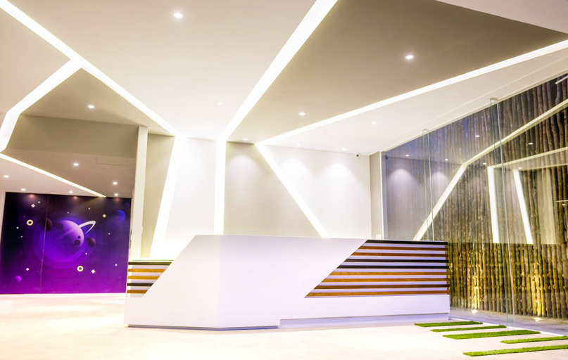 Others 5, Service One, Phnom Penh