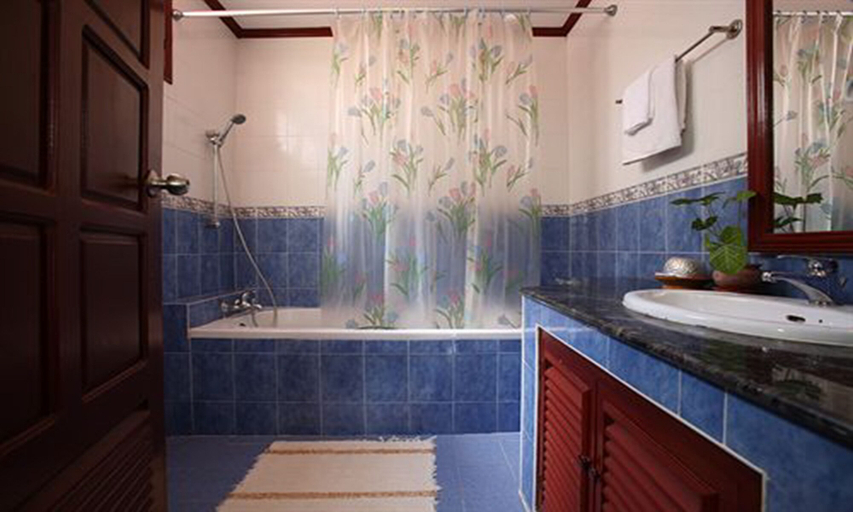 Bathroom 3, Vansana Plain of Jars Hotel, Pek