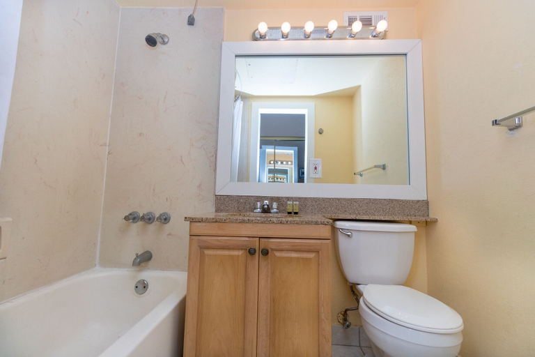 Bathroom, 515 Studio Hollywood Beach, Broward