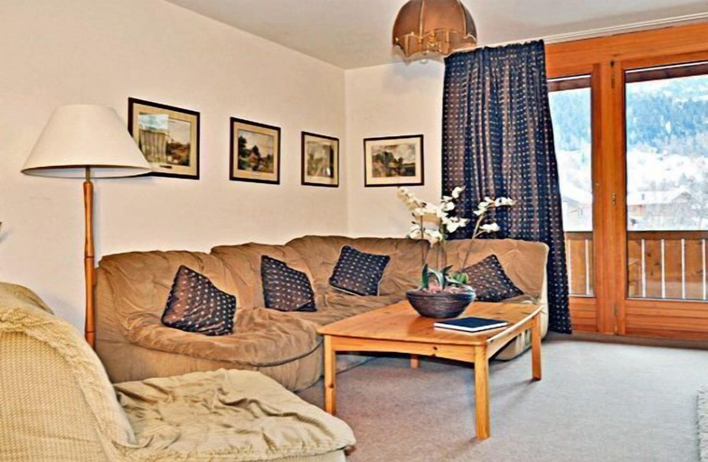 Living room, Dorothy Sunshine, Goms