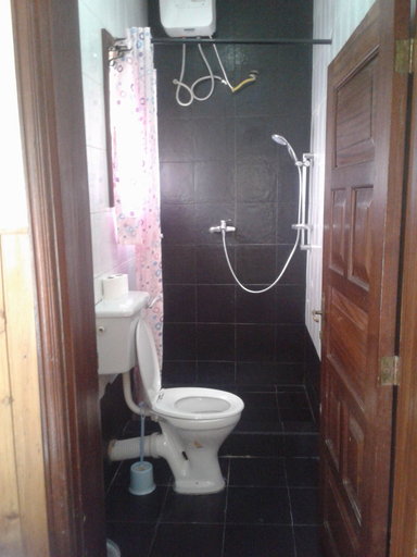 Bathroom 3, Bunyonyi Safaris Resort, Ndorwa