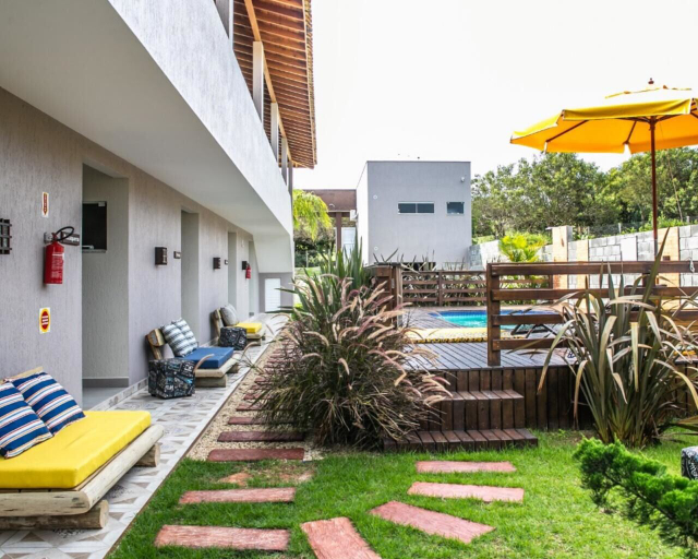 Exterior & Views