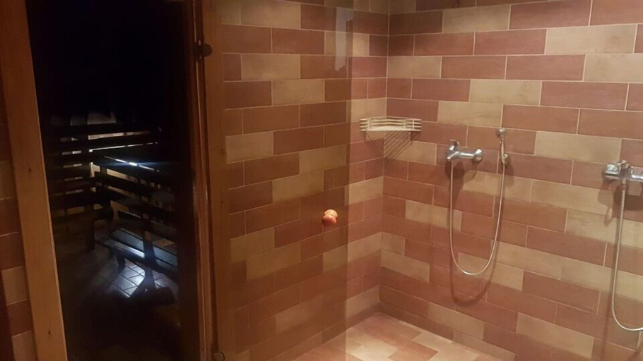 Bathroom 3, Hutorok, Sankt-Peterburg gorsovet