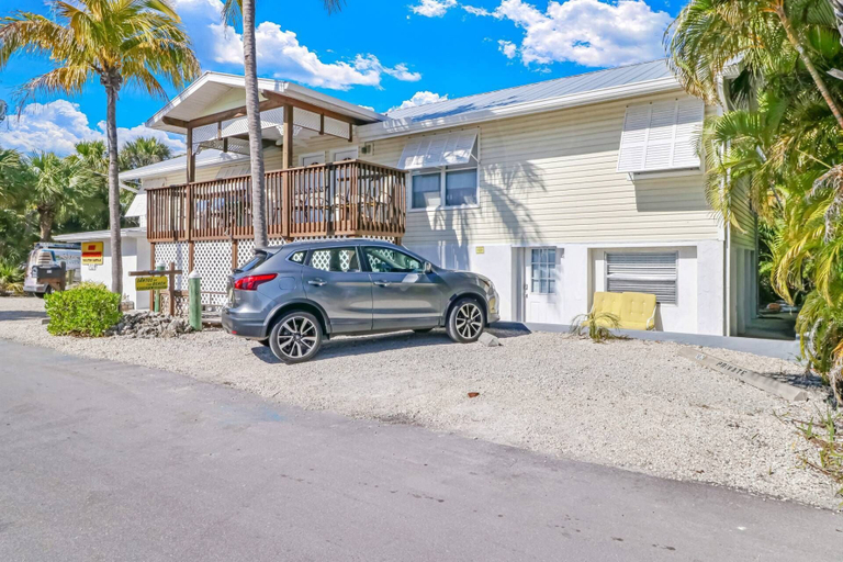 Exterior & Views 2, 1321 Santos Rd 102, Lee
