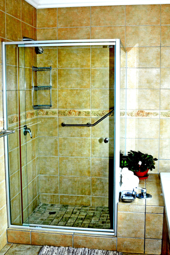 Bathroom 4, All Seasons Boutique Hotel, City of Tshwane