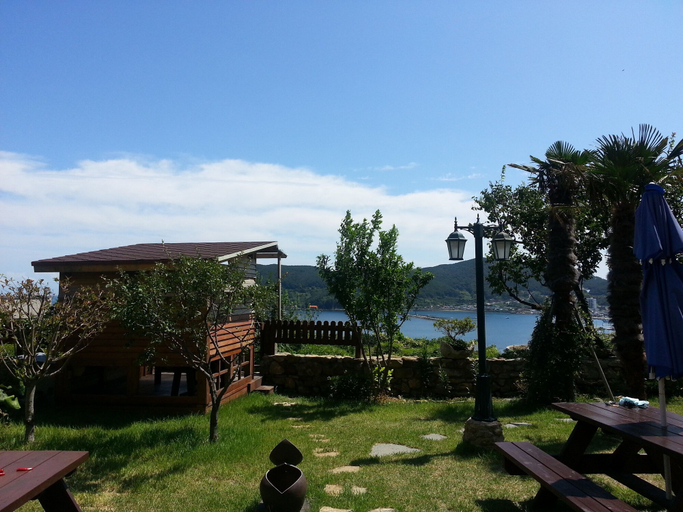 Exterior & Views 2, GreenNarae Pension, Geoje