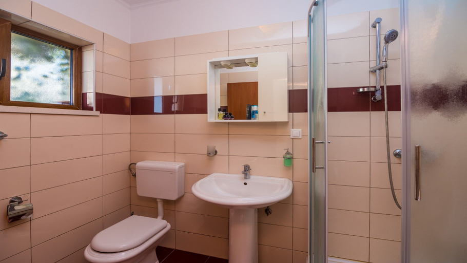 Bathroom 4, Apartments Kristic, Dubrovnik
